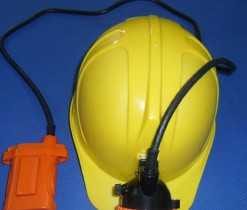 Mũ bảo hộ Thùy Dương có núm vặn màu vàng MS 303