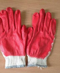 Găng tay sơn đỏ