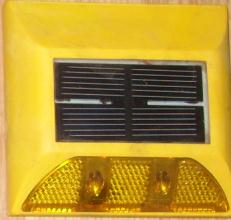 Đinh nhựa YDM Một mặt phản quang năng lượng mặt trời